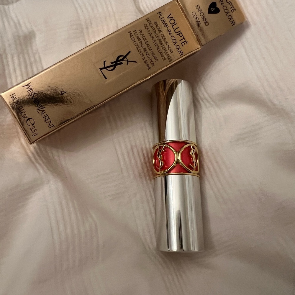 VOLUPTE PLUMP IN COLOUR  YSL 4